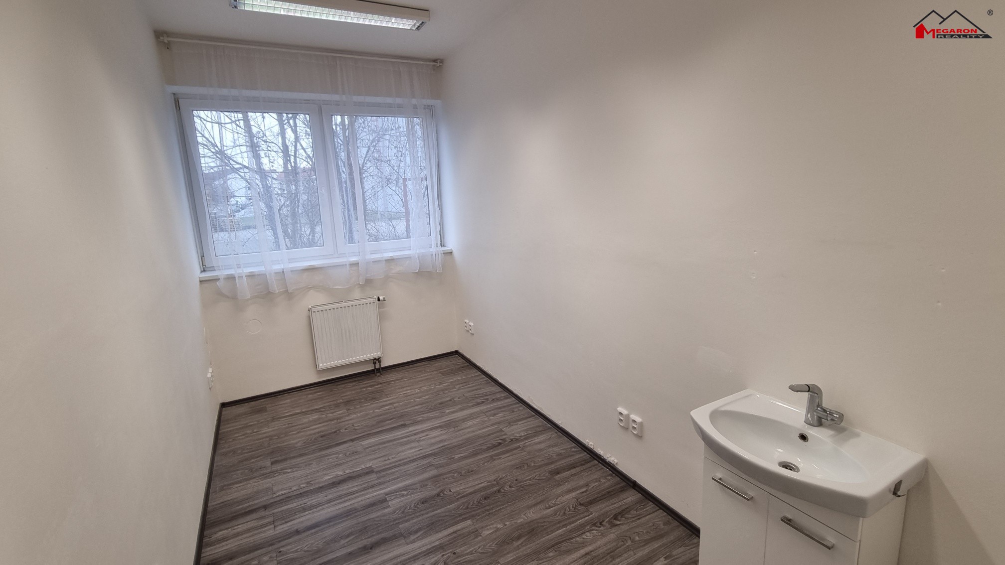 Komerční prostor o výměře 10 m2,  k pronájmu