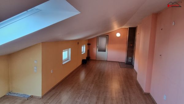 Rodinný dům 4+1, po část. rekonstrukci, k bydlení nebo jako sídlo firmy,  pozemek 207 m² #10