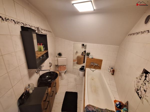 Rodinný dům 5+kk s garáží a zahradou, po část. rekonstrukci,  pozemek 316 m² #15