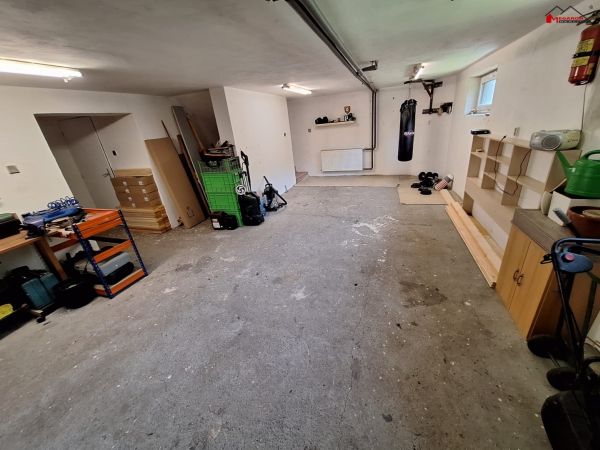 Rodinný dům 5+kk s garáží a zahradou, po část. rekonstrukci,  pozemek 316 m² #16